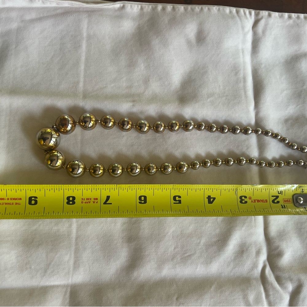 Vintage Gold and silver graduated beaded necklace - Picture 3 of 5